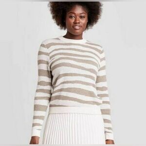 a new day 🟣  GUC Size XS Tan and White Striped Crewneck Sweater